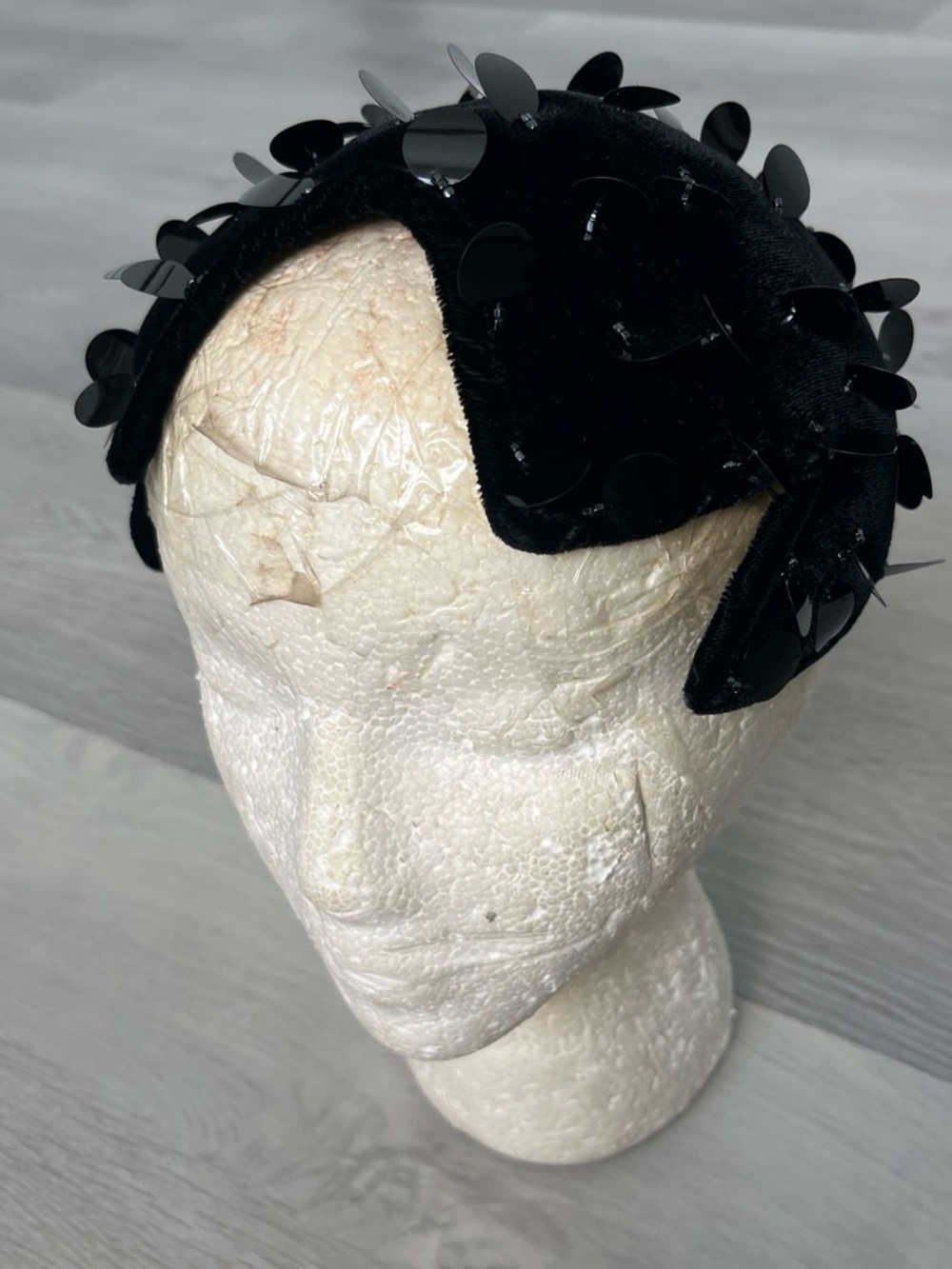 VTG BLACK HAT FASCINATOR JULIET CAP VELVET SEQUIN WOMENS OS